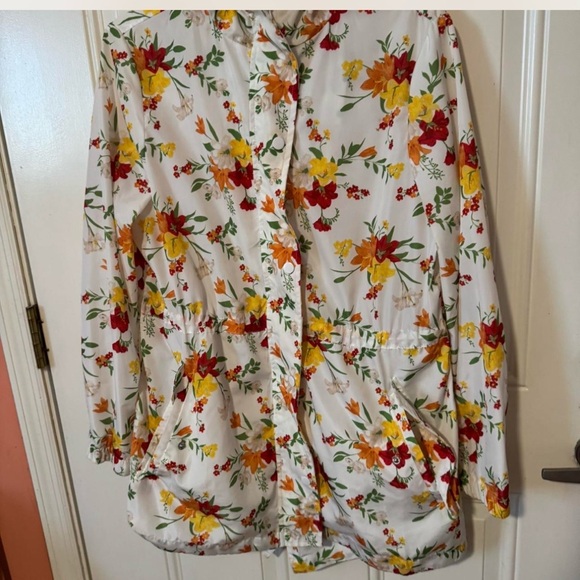 Hooded rain jacket/wind breaker - Picture 2 of 5